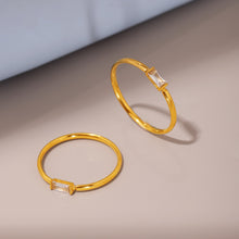 Load image into Gallery viewer, A rectangular stainless steel ring plated with 18K gold and set with a fine zircon ring