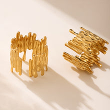 Load image into Gallery viewer, A golden stainless steel cold style irregularly opened ring