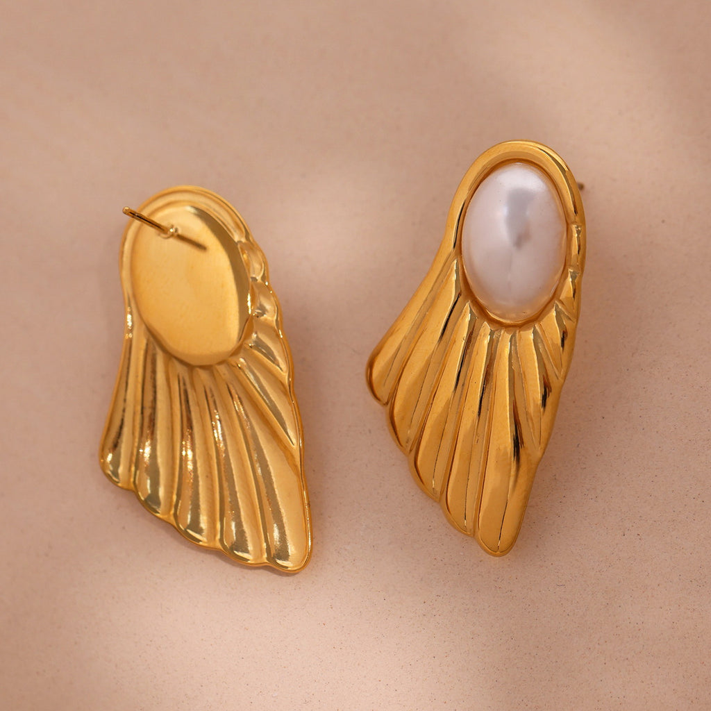 Golden stainless steel pearl earrings