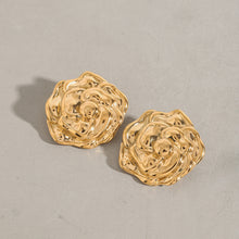 Load image into Gallery viewer, One pair of stainless steel flower earrings