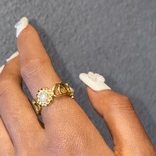Load image into Gallery viewer, Stainless steel sunflower heart pearl closed ring