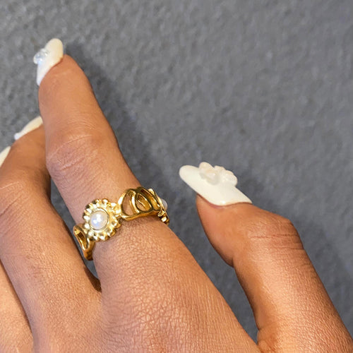 Stainless steel sunflower heart pearl closed ring