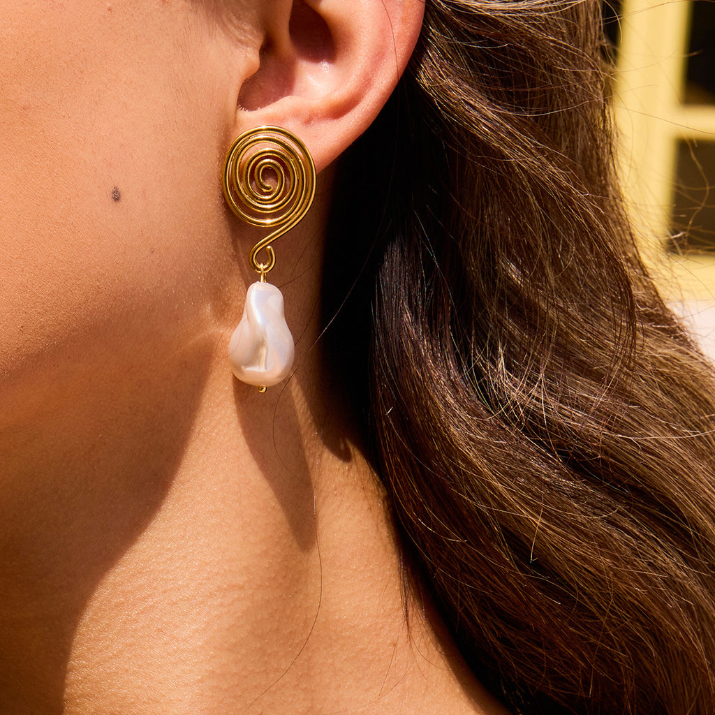 18K gold stainless steel spiral circle imitation pearl pendant earrings