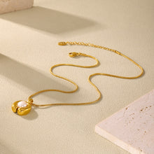 Load image into Gallery viewer, A C-shaped freshwater pearl pendant necklace made of stainless steel plated with 18K gold