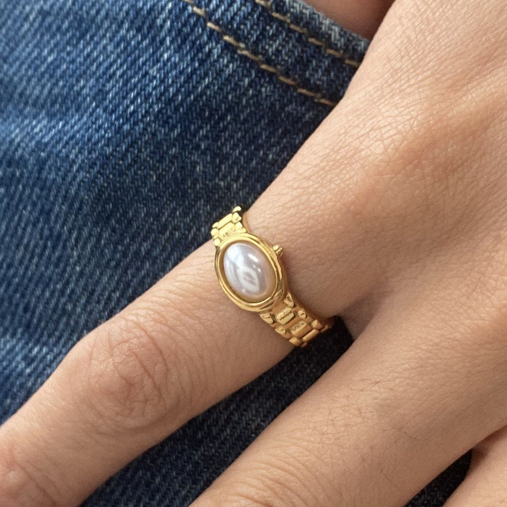 Stainless steel ring set with pearls