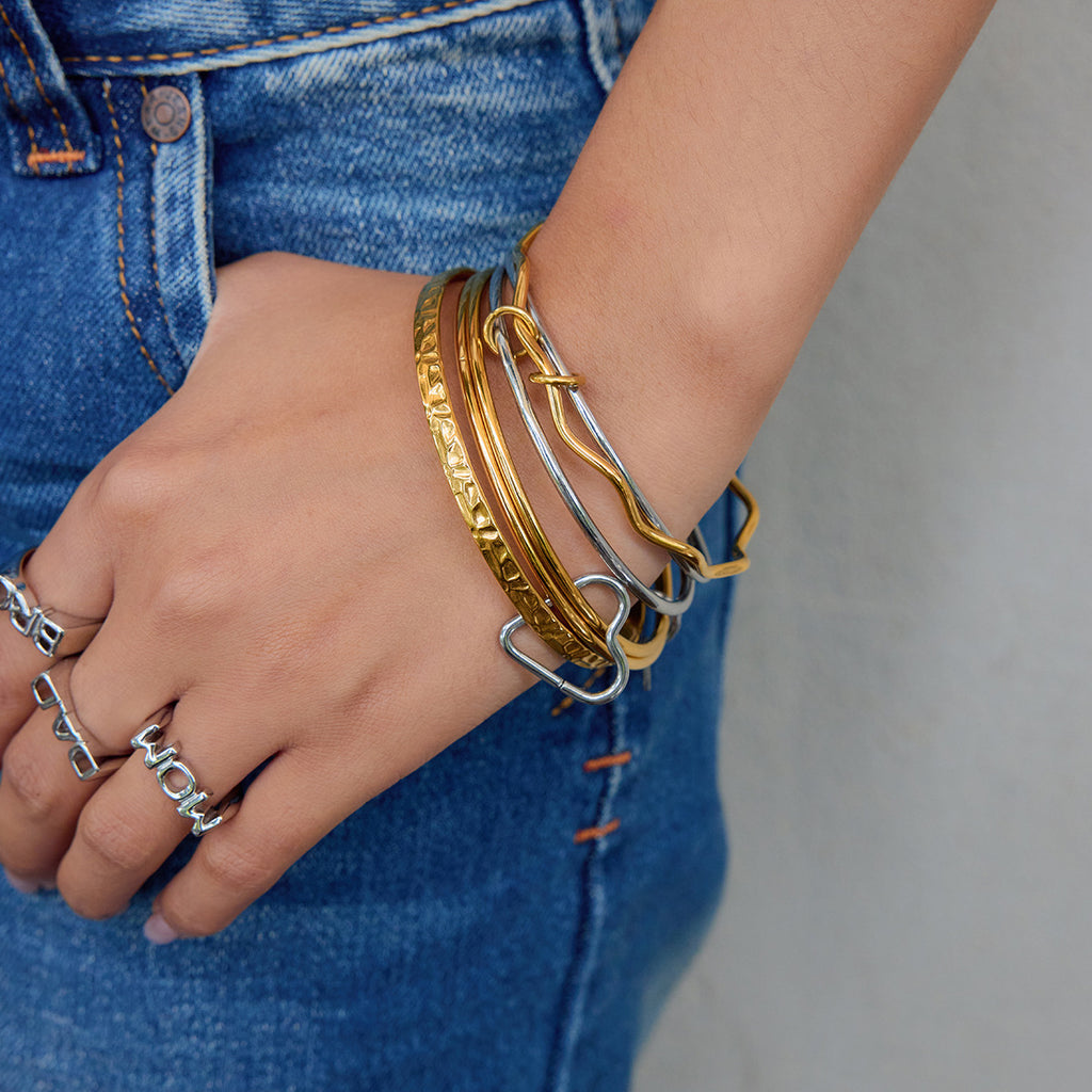 18K gold stainless steel gold and silver color-matched hammer-patterned heart-shaped clasp bracelet