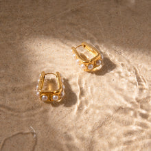 Load image into Gallery viewer, Golden stainless steel pearl earrings