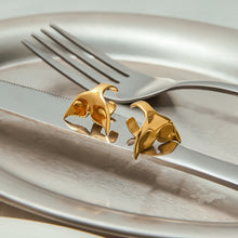 Load image into Gallery viewer, Fishtail stainless steel ear clips