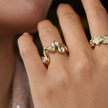 Load image into Gallery viewer, Stainless steel curved line zircon ring