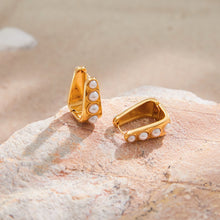 Load image into Gallery viewer, Golden stainless steel pearl earrings