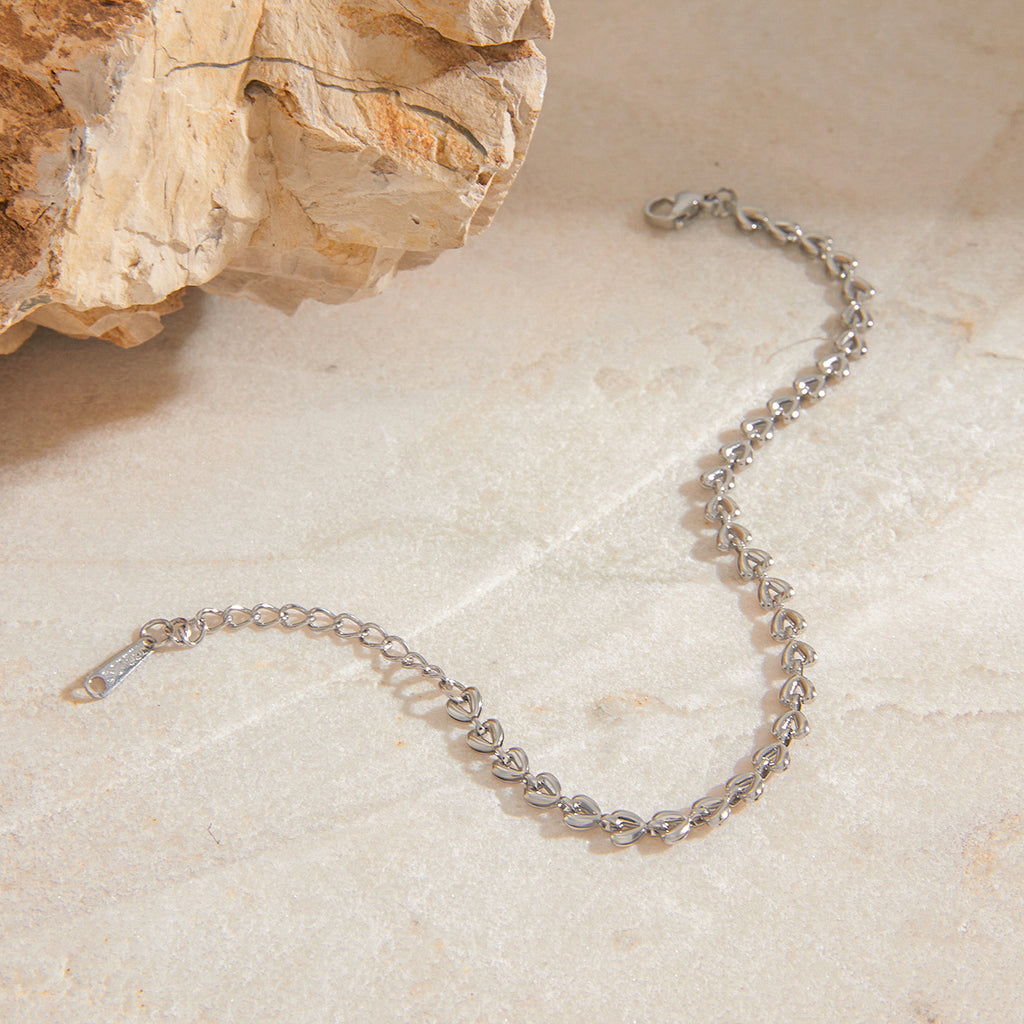 Stainless steel heart-shaped bracelet
