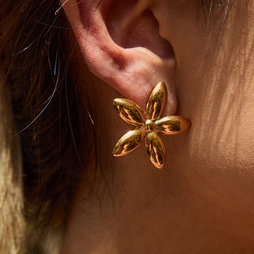 Stainless steel flower stud earrings