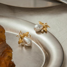 Load image into Gallery viewer, Golden stainless steel small bee pearl earrings