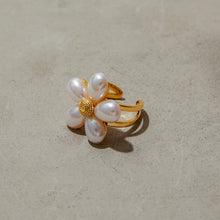 Load image into Gallery viewer, Stainless steel flower pearl open ring