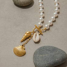 Load image into Gallery viewer, Stainless steel conch shell pendant pearl necklace