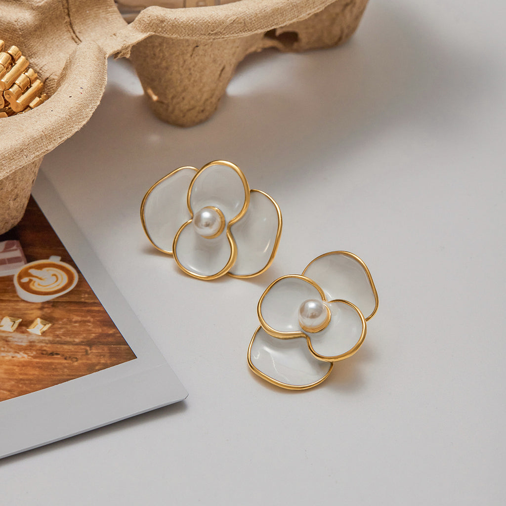 Stainless steel oil-dripping white flower pearl earrings
