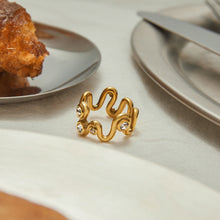 Load image into Gallery viewer, Stainless steel curved line zircon ring