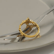 Load image into Gallery viewer, Stainless steel white zircon four-leaf clover ring