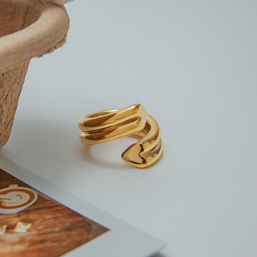 Stainless steel non-fading heart-shaped line ring