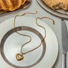Load image into Gallery viewer, Stainless steel heart-shaped pendant necklace