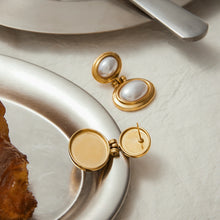 Load image into Gallery viewer, Stainless steel pearl earrings