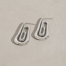 Load image into Gallery viewer, Stainless steel silver spiral earrings