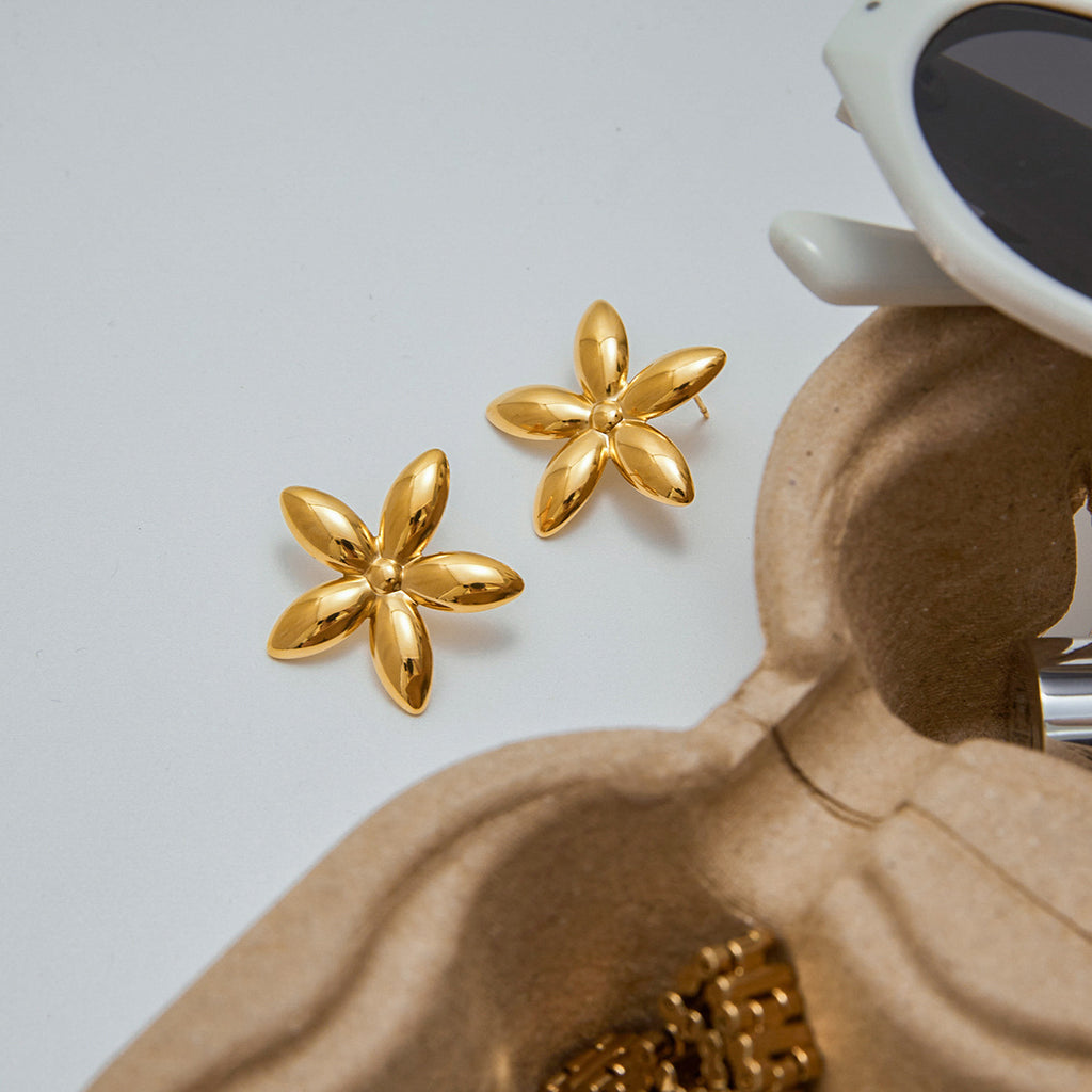 Stainless steel flower stud earrings